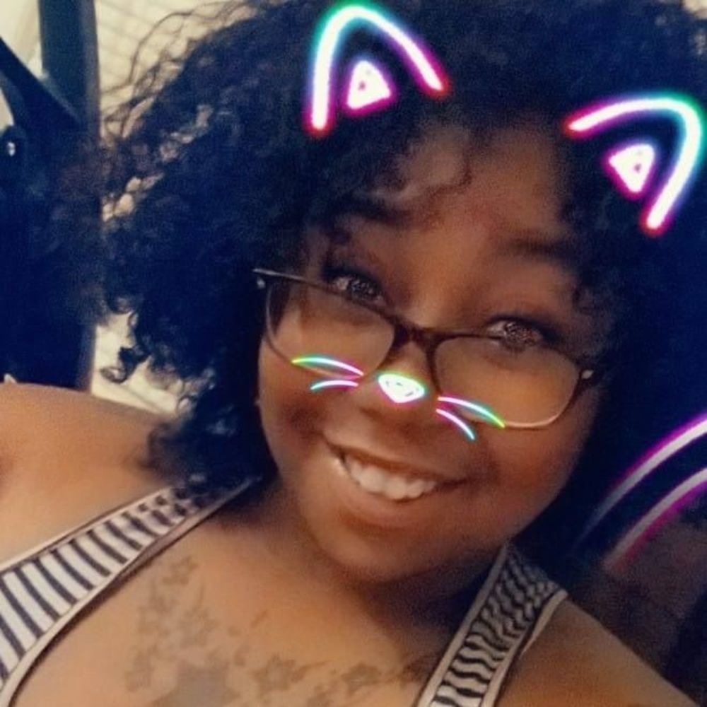 Meet your Posher, Dominique